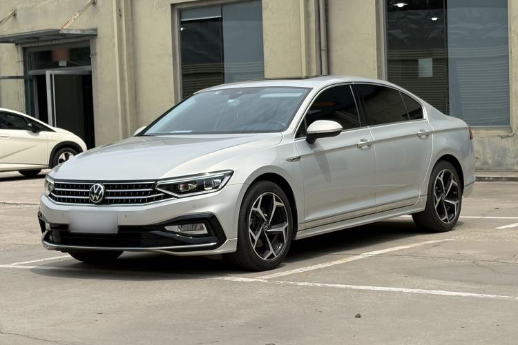 Ojetý Volkswagen Magotan 2023 2 Million Units Commemorative Edition 330TSI DSG Luxury Version Guazi used car, China used car export, Used car for sale, Used cars, Cheapest cars for sale