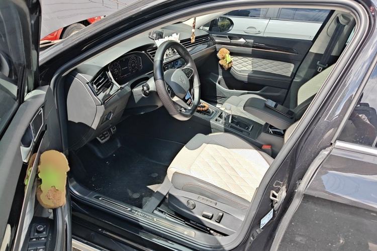 Used Volkswagen Magotan 2023 2 Million Units Limited-Edition 380TSI DSG Flagship Version Driver Seat