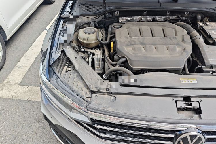 Used Volkswagen Magotan 2023 2 Million Units Limited-Edition 380TSI DSG Flagship Version Engine Bay Right