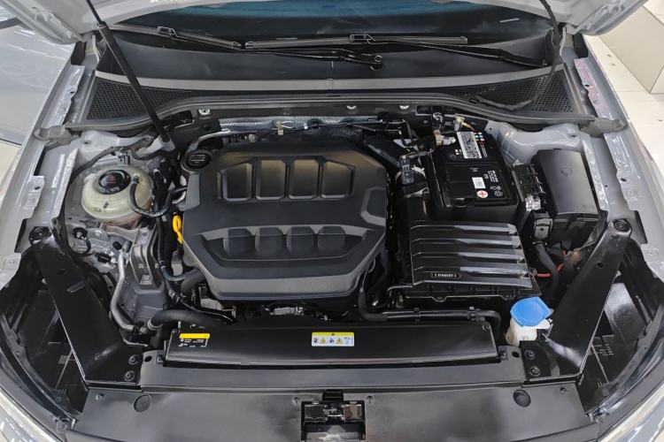Used Volkswagen Magotan 2023 2 Million Units Commemorative Edition 330TSI DSG Luxury Version Engine Bay