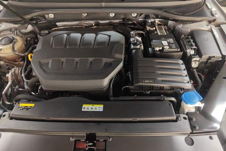 Used Volkswagen Magotan 2023 2 Million Units Commemorative Edition 330TSI DSG Luxury Version Engine Bay