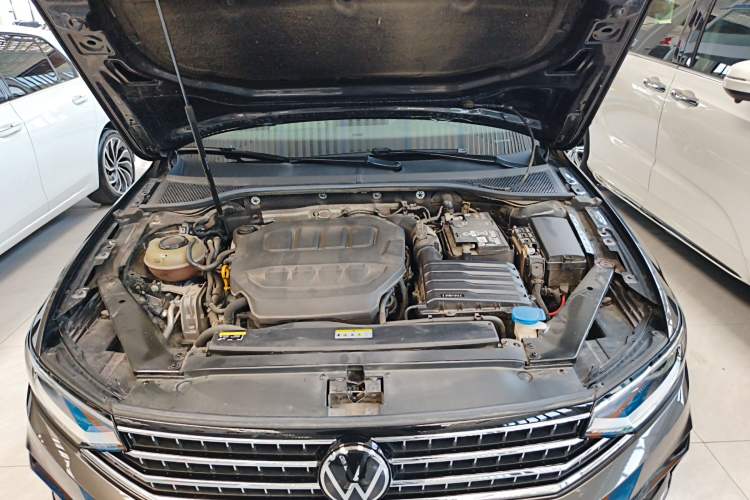 Used Volkswagen Magotan 2023 2 Million Units Commemorative Edition 330TSI DSG Luxury Version Engine Bay