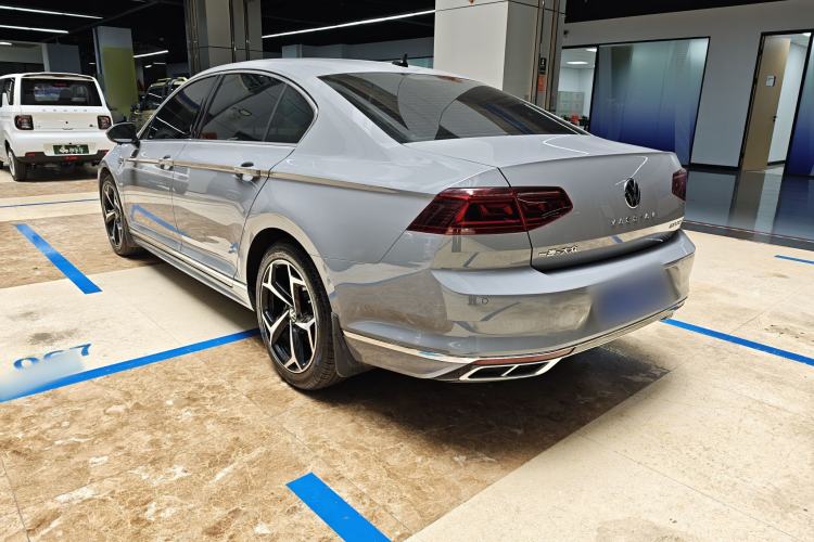 Used Volkswagen Magotan 2023 2 Million Units Commemorative Edition 330TSI DSG Luxury Version Exterior 2