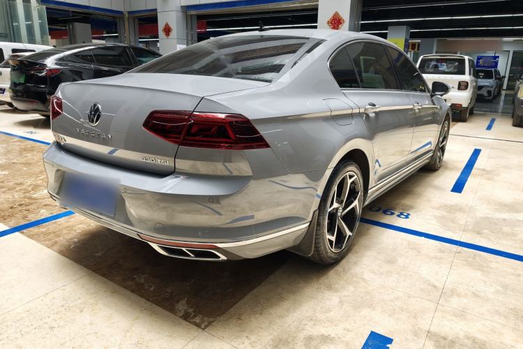 Used Volkswagen Magotan 2023 2 Million Units Commemorative Edition 330TSI DSG Luxury Version Exterior 3