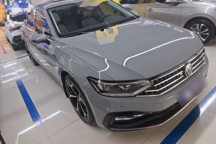 Used Volkswagen Magotan 2023 2 Million Units Commemorative Edition 330TSI DSG Luxury Version Front Right 45 Deg