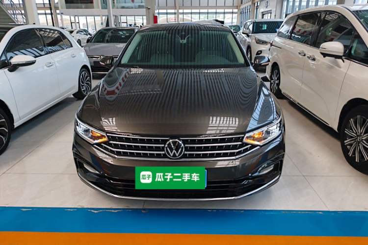 Used Volkswagen Magotan 2023 2 Million Units Commemorative Edition 330TSI DSG Luxury Version Front