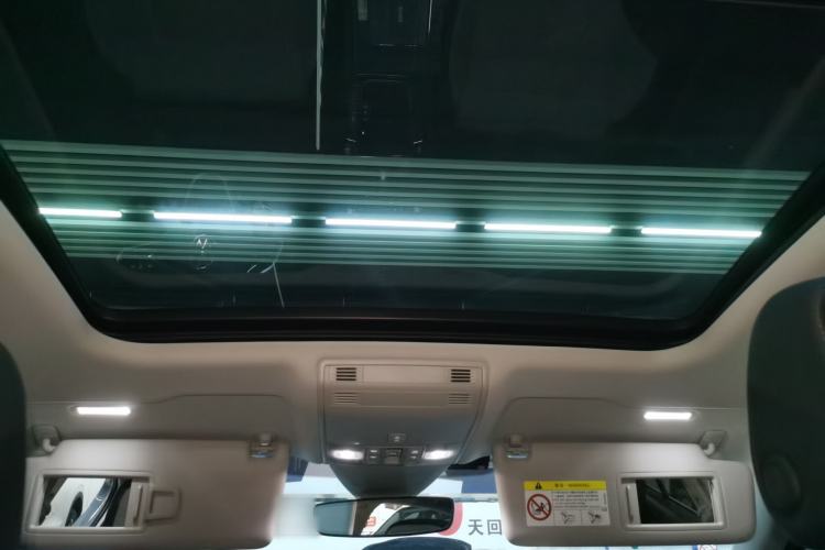 Used Volkswagen Magotan 2023 2 Million Units Commemorative Edition 330TSI DSG Luxury Version Headliner