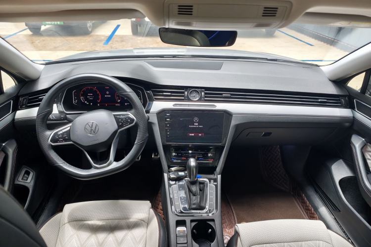 Used Volkswagen Magotan 2023 2 Million Units Commemorative Edition 330TSI DSG Luxury Version Interior 1