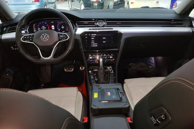 Used Volkswagen Magotan 2023 2 Million Units Commemorative Edition 330TSI DSG Luxury Version Interior 2