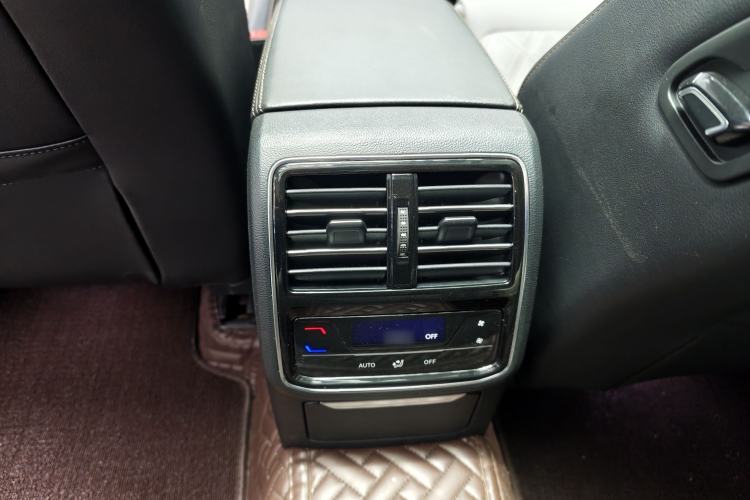 Used Volkswagen Magotan 2023 2 Million Units Commemorative Edition 330TSI DSG Luxury Version Interior 4