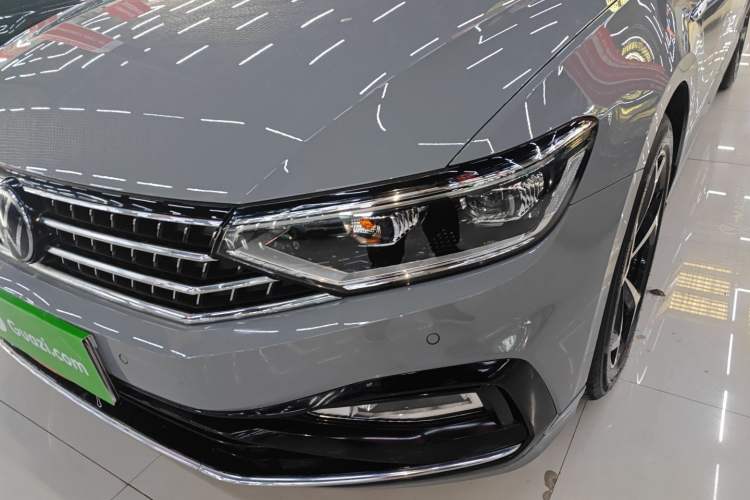Used Volkswagen Magotan 2023 2 Million Units Commemorative Edition 330TSI DSG Luxury Version Left Front Headlight