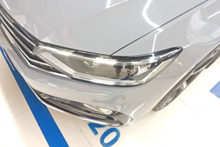 Used Volkswagen Magotan 2023 2 Million Units Commemorative Edition 330TSI DSG Luxury Version Left Front Headlight