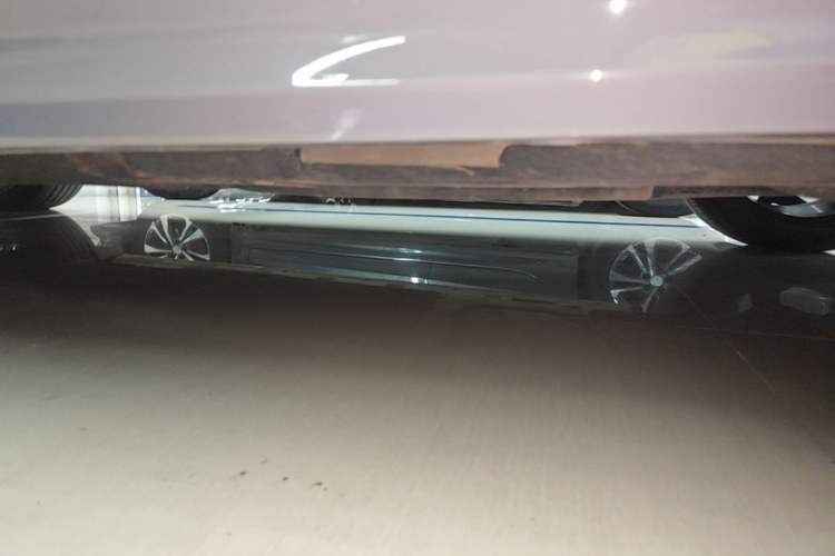 Used Volkswagen Magotan 2023 2 Million Units Commemorative Edition 330TSI DSG Luxury Version Left Side Sill