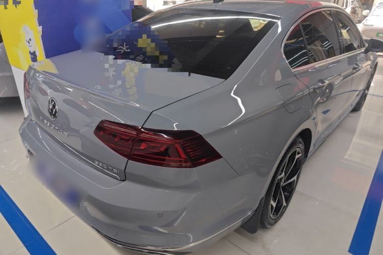 Used Volkswagen Magotan 2023 2 Million Units Commemorative Edition 330TSI DSG Luxury Version Rear Right 45 Deg