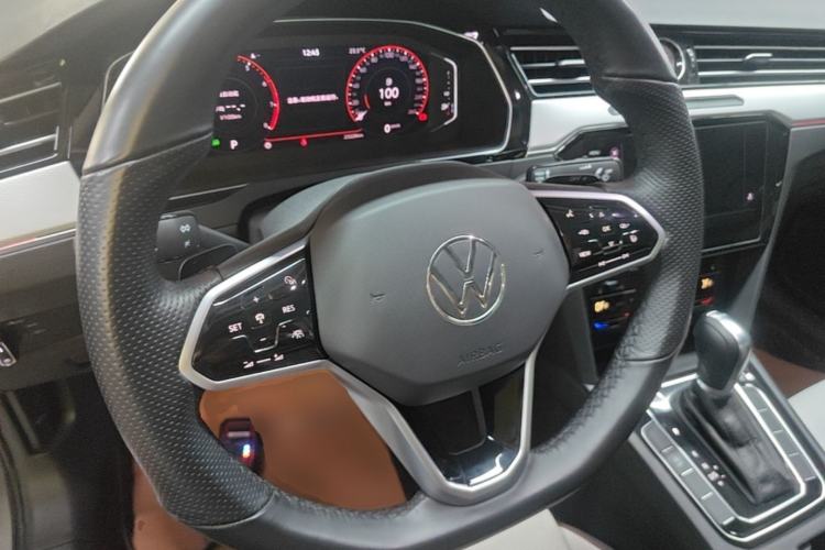 Used Volkswagen Magotan 2023 2 Million Units Commemorative Edition 330TSI DSG Luxury Version Steering Wheel