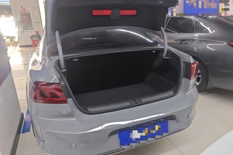 Used Volkswagen Magotan 2023 2 Million Units Commemorative Edition 330TSI DSG Luxury Version Trunk