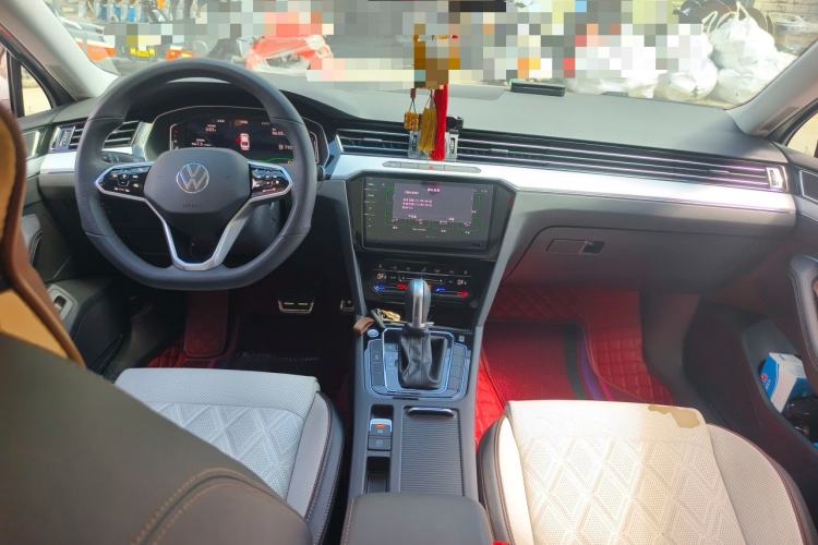 Used Volkswagen Magotan 2023 2 Million Units Commemorative Edition 330TSI DSG Luxury Version Center Console