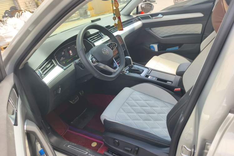 Used Volkswagen Magotan 2023 2 Million Units Commemorative Edition 330TSI DSG Luxury Version Driver Seat