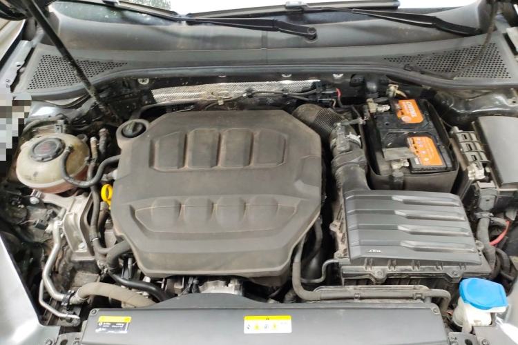 Used Volkswagen Magotan 2023 2 Million Units Commemorative Edition 330TSI DSG Luxury Version Engine Bay