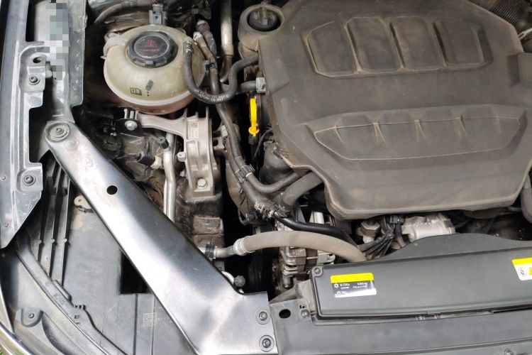 Used Volkswagen Magotan 2023 2 Million Units Commemorative Edition 330TSI DSG Luxury Version Engine Bay Right