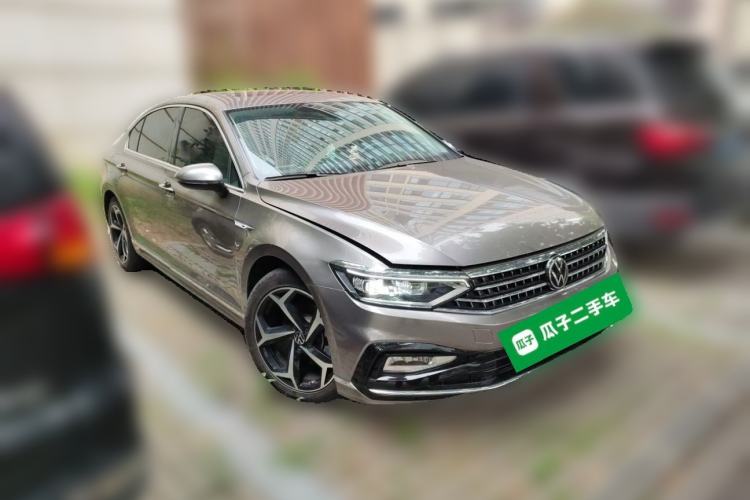 Used Volkswagen Magotan 2023 2 Million Units Commemorative Edition 330TSI DSG Luxury Version Front Right 45 Deg