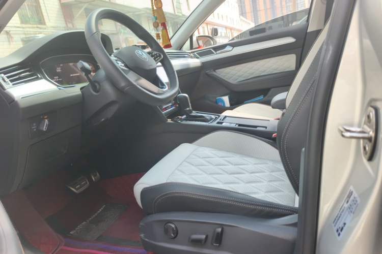 Used Volkswagen Magotan 2023 2 Million Units Commemorative Edition 330TSI DSG Luxury Version Left Front Seat