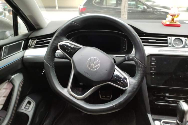 Used Volkswagen Magotan 2023 2 Million Units Commemorative Edition 330TSI DSG Luxury Version Steering Wheel