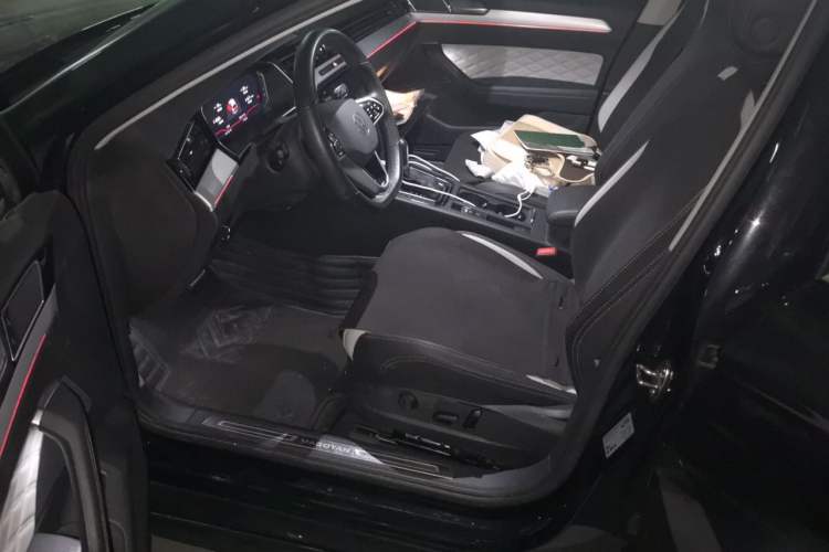 Used Volkswagen Magotan 2023 2 Million Units Commemorative Edition 330TSI DSG Luxury Version Driver Seat