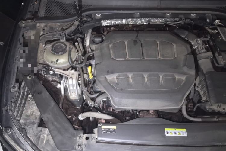 Used Volkswagen Magotan 2023 2 Million Units Commemorative Edition 330TSI DSG Luxury Version Engine Bay Right