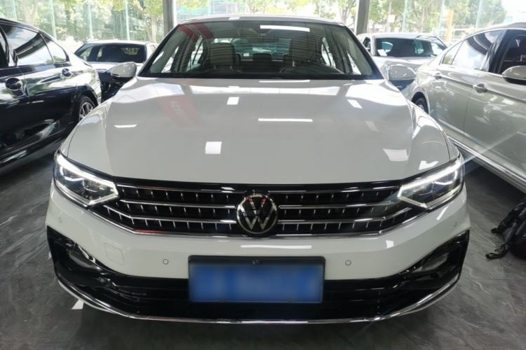 Used Volkswagen Magotan 2023 2 Million Units Commemorative Edition 330TSI DSG Luxury Version Front