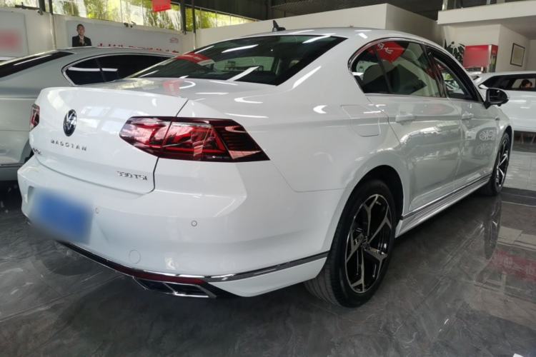 Used Volkswagen Magotan 2023 2 Million Units Commemorative Edition 330TSI DSG Luxury Version Rear Right 45 Deg