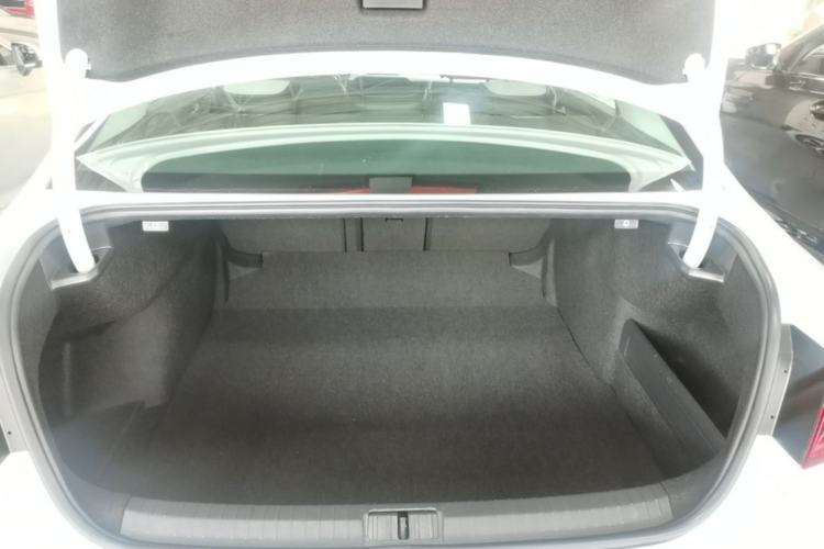 Used Volkswagen Magotan 2023 2 Million Units Commemorative Edition 330TSI DSG Luxury Version Trunk