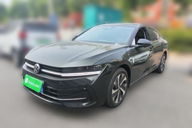 Used Volkswagen Magotan 2024 300TSI DSG Prestige Edition—A Real Eye-Catcher