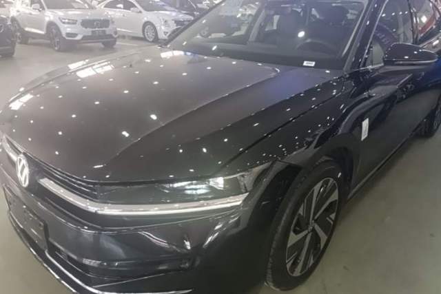 Used Volkswagen Magotan 2024 300TSI DSG Prestige Edition—A Real Eye-Catcher