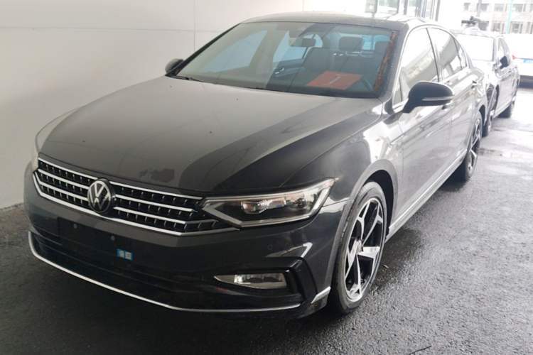 Used Volkswagen Magotan 2024 2 Million Units Zhongxiang Version 330TSI DSG Luxury Edition Guazi used car, China used car export, Used car for sale, Used  cars, Cheapest cars for sale