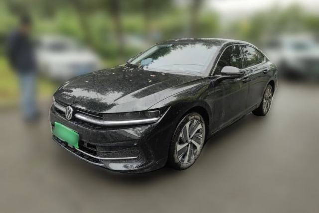 Used Volkswagen Magotan 2024 300TSI DSG Prestige Edition—A Real Eye-Catcher