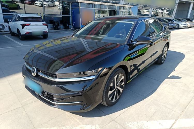 Volkswagen Magotan 2024 300TSI DSG Prestige Edition—A Real Eye-Catcher