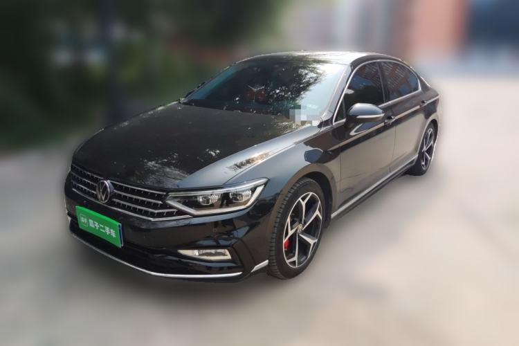 Volkswagen Magotan 2024 2 Million Units Zhongxiang Version 330TSI DSG Luxury Edition
