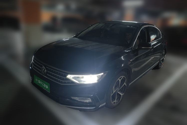 Used Volkswagen Magotan 2024 2 Million Units Zhongxiang Version 330TSI DSG Luxury Edition Guazi used car, China used car export, Used car for sale, Used  cars, Cheapest cars for sale