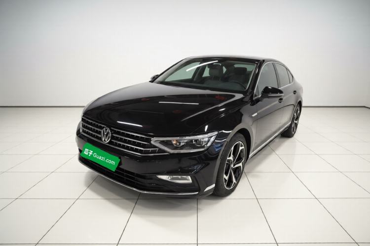 Volkswagen Magotan 2024 2 Million Units Zhongxiang Version 330TSI DSG Luxury Edition