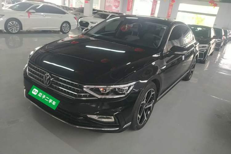 Used Volkswagen Magotan 2024 2 Million Units Zhongxiang Version 330TSI DSG Luxury Edition Guazi used car, China used car export, Used car for sale, Used  cars, Cheapest cars for sale