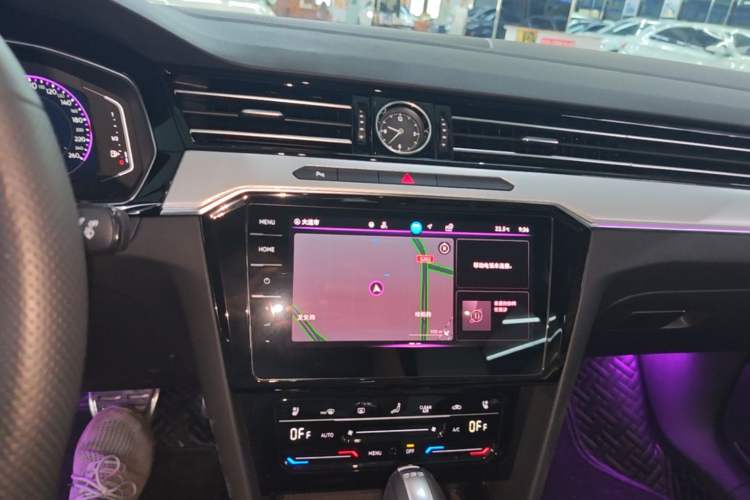 Used Volkswagen Magotan 2024 2 Million Units Zhongxiang Version 330TSI DSG Luxury Edition Audio And AC Panel
