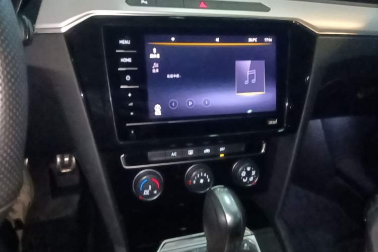 Used Volkswagen Magotan 2024 2 Million Units of Zhongxiang Version 280TSI DSG Comfort Edition Audio And AC Panel