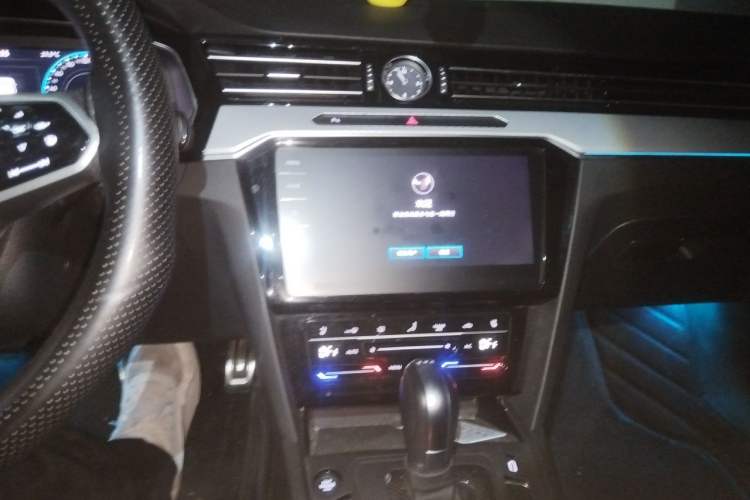 Used Volkswagen Magotan 2024 2 Million Units Zhongxiang Version 330TSI DSG Luxury Edition Audio And AC Panel