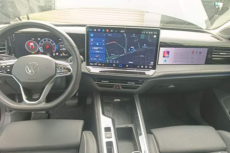 Used Volkswagen Magotan 2024 380TSI DSG Ultimate Edition Audio And AC Panel