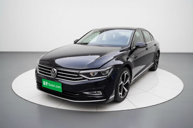 Volkswagen Magotan 2024 2 Million Units Zhongxiang Version 330TSI DSG Luxury Edition