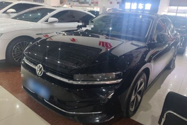 Ojetý Volkswagen Magotan 2024 300TSI DSG Prestige Edition—A Real Eye-Catcher