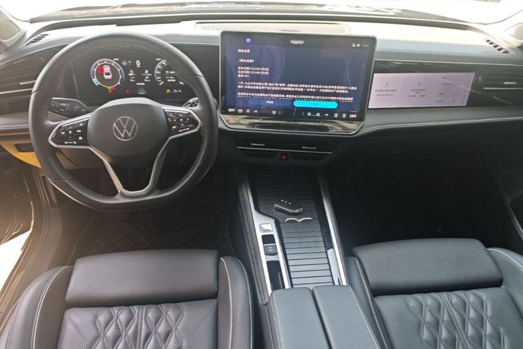 Used Volkswagen Magotan 2024 380TSI DSG Prestige Edition DaMai Package Center Console