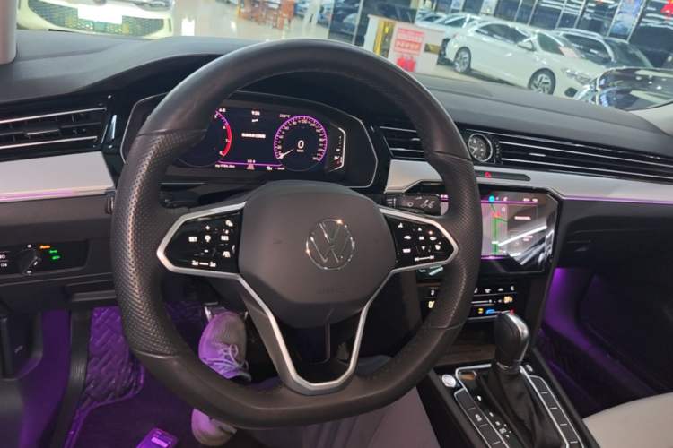 Used Volkswagen Magotan 2024 2 Million Units Zhongxiang Version 330TSI DSG Luxury Edition Center Console