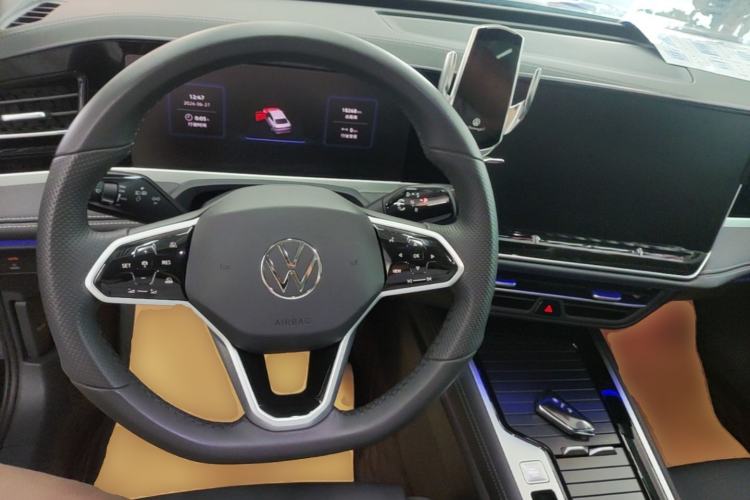 Used Volkswagen Magotan 2024 380TSI DSG Prestige Edition Center Console